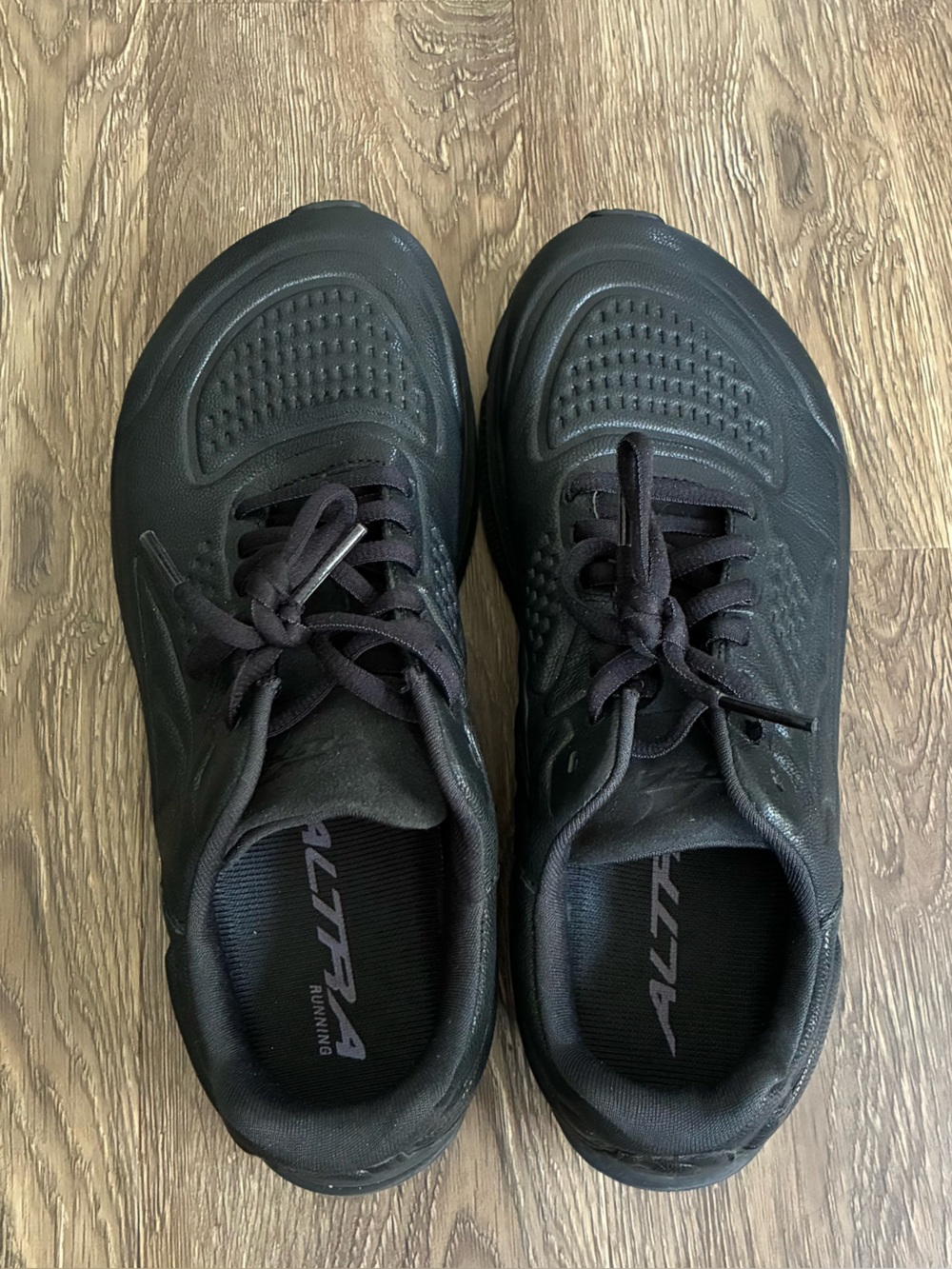 Altra TORIN 5 LEATHER Running Shoe in Black - Picture 3 of 8